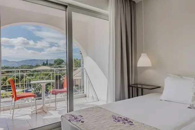 Deluxe Tek Büyük veya İki Ayrı Yataklı Oda, 2 Tek Kişilik Yatak, Balkon