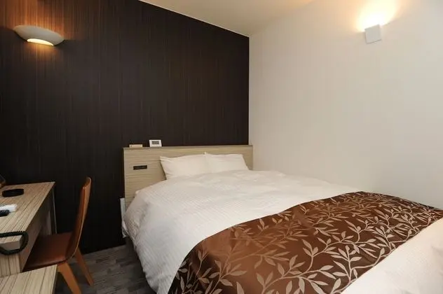 Tek Büyük Yataklı Oda, Sigara İçilebilir