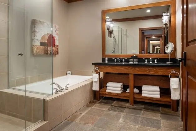Luxury Oda, 1 En Büyük (King) Boy Yatak (River Lodge)