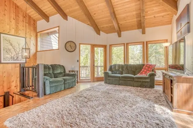 Ev, Birden Çok Yatak (Sunriver Treehouse)