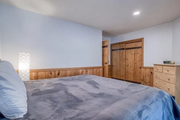 Ev, Birden Çok Yatak (Sunriver Treehouse)