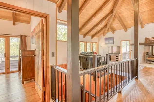 Ev, Birden Çok Yatak (Sunriver Treehouse)