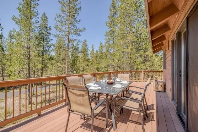 Ev, Birden Çok Yatak (Sunriver Treehouse)