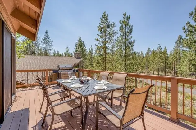 Ev, Birden Çok Yatak (Sunriver Treehouse)