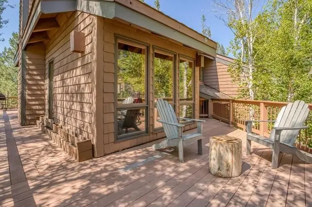 Ev, Birden Çok Yatak (Sunriver Treehouse)