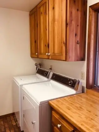 Ev, Birden Çok Yatak (Sunriver Treehouse)