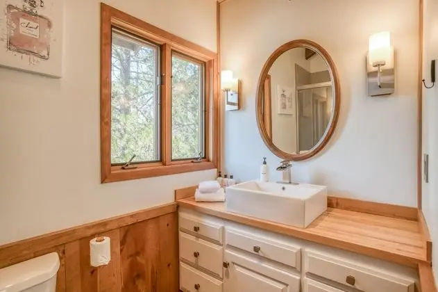 Ev, Birden Çok Yatak (Sunriver Treehouse)