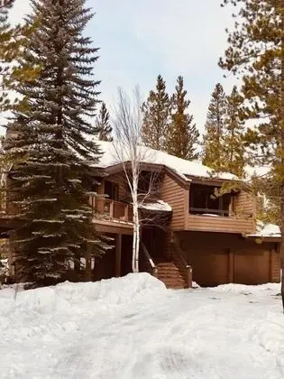 Ev, Birden Çok Yatak (Sunriver Treehouse)