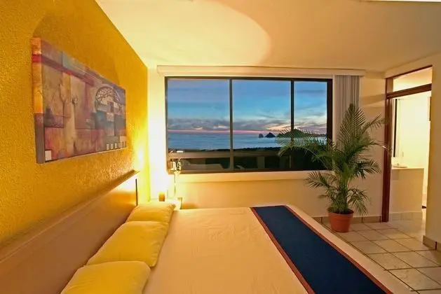 2 Bedroom Condo Ocean View