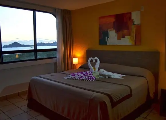 2 Bedroom Condo Ocean View