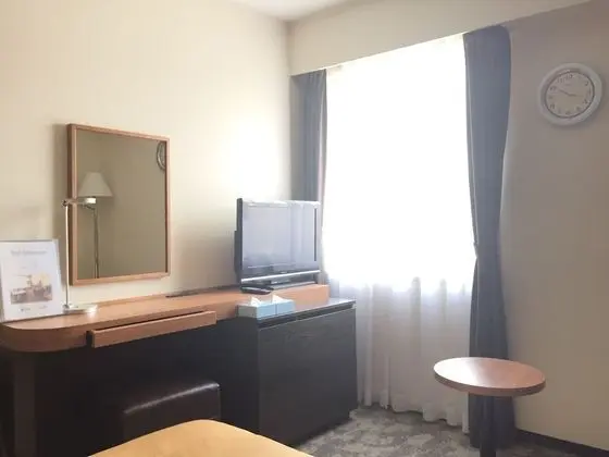 İki Ayrı Yataklı Oda, Sigara İçilmez