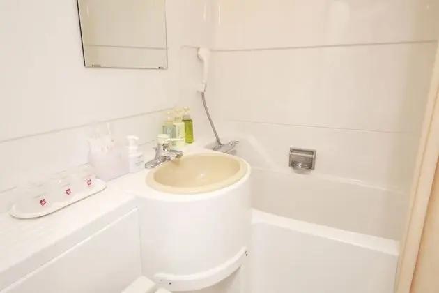 İki Ayrı Yataklı Oda, Sigara İçilmez