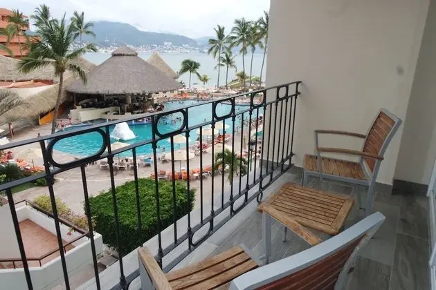 Sun Club Deluxe Ocean View King