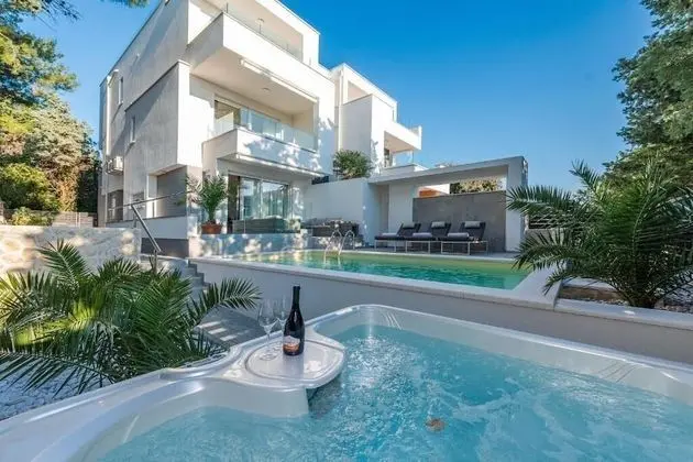 Deluxe Apart Daire, Kişiye Özel Havuzlu, Deniz Manzaralı