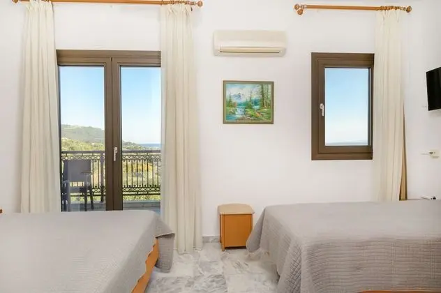 Dört Kişilik Oda, Deniz Manzaralı
