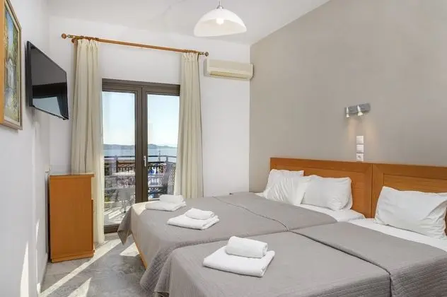 Üç Kişilik Oda, Deniz Manzaralı