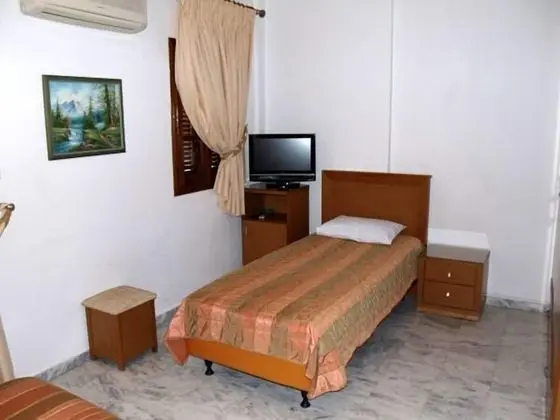 Üç Kişilik Oda, Deniz Manzaralı