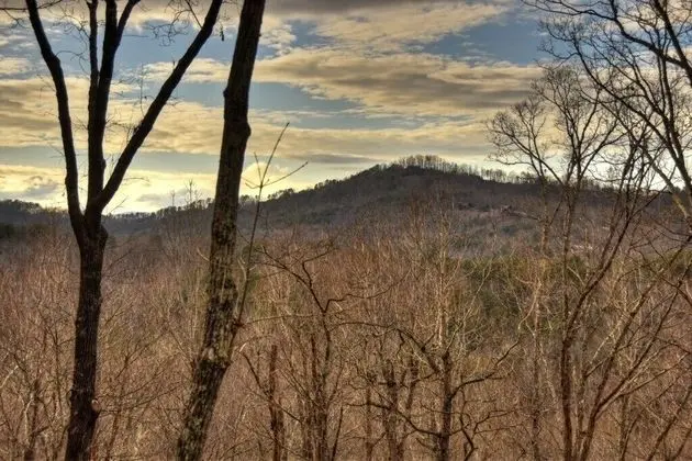Kulübe (Sunset on Aska)