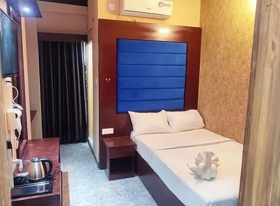 Deluxe Tek Büyük Yataklı Oda, 1 Yatak Odası, Sigara İçilebilir, Marina Manzaralı