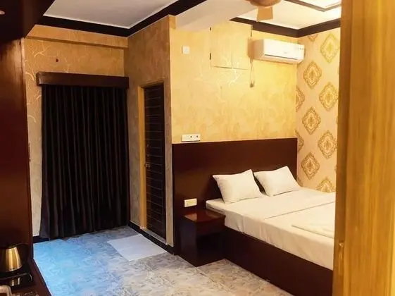 Deluxe Tek Büyük Yataklı Oda, 1 Yatak Odası, Sigara İçilebilir, Marina Manzaralı