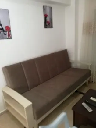Comfort Apart Daire, 1 Büyük (Queen) Boy Yatak ve Çekyat, Engellilere Uygun, Sigara İçilebilir
