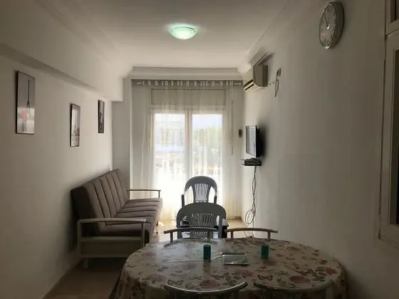 Comfort Apart Daire, 1 Büyük (Queen) Boy Yatak ve Çekyat, Engellilere Uygun, Sigara İçilebilir