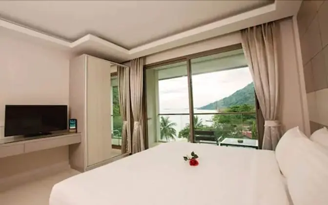 Grand Deluxe Sea View