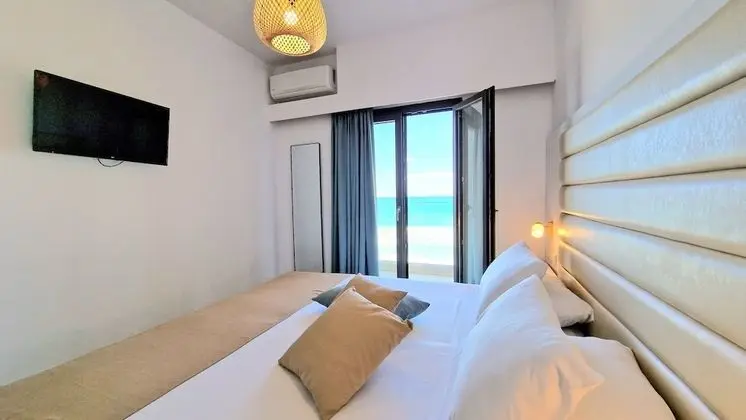 Junior Suite Bedroom & Living Room Sea View