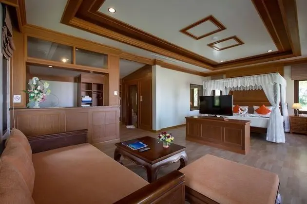 Villa (Sunset Beach Side)