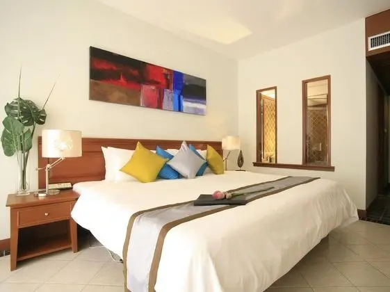 Superior Room with Partial Sea View