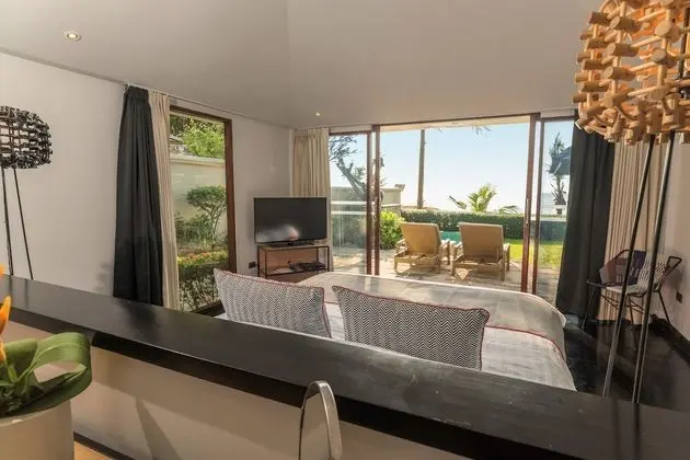 Beachfront Jacuzzi Villa