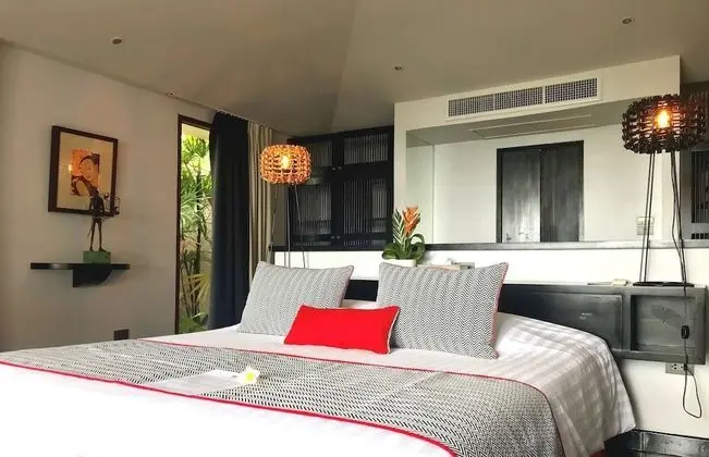 Beachfront Jacuzzi Villa