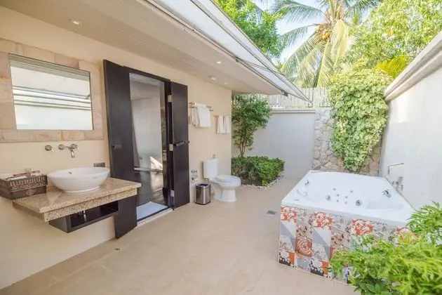 Beachfront Jacuzzi Villa