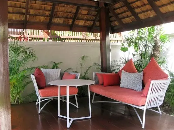Garden Jacuzzi Villa