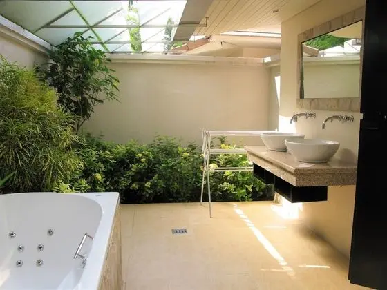Garden Jacuzzi Villa