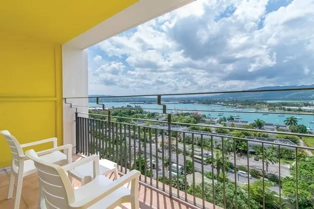 Deluxe Oceanfront