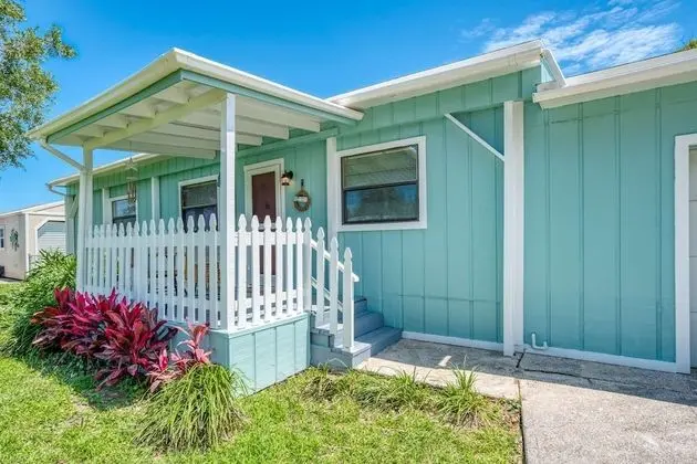 Ev (Sunset Canal Cottage)