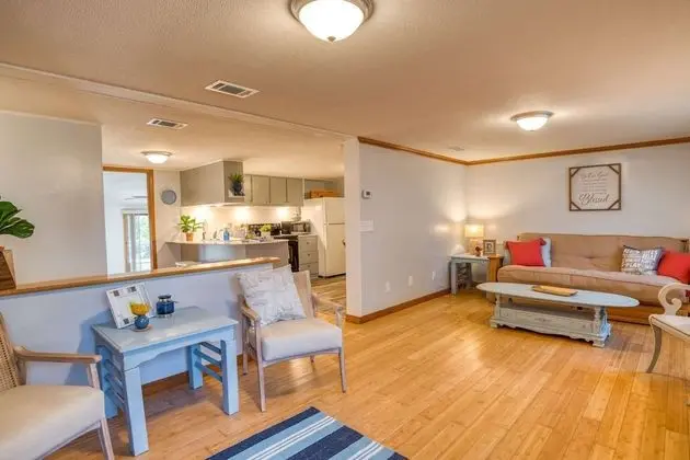 Ev (Sunset Canal Cottage)