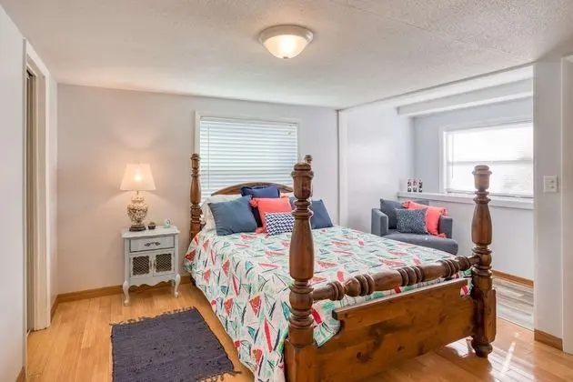 Ev (Sunset Canal Cottage)