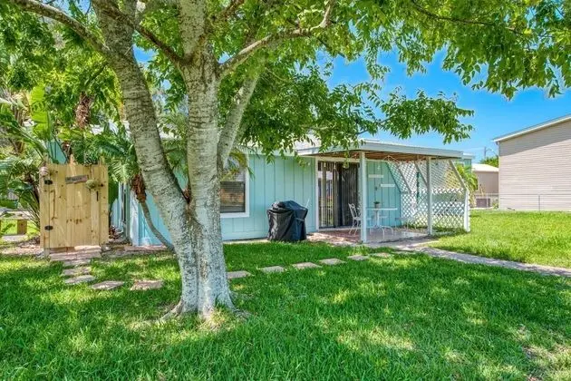 Ev (Sunset Canal Cottage)