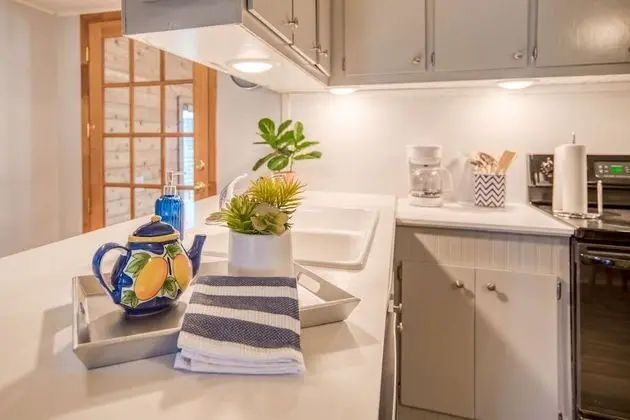 Ev (Sunset Canal Cottage)