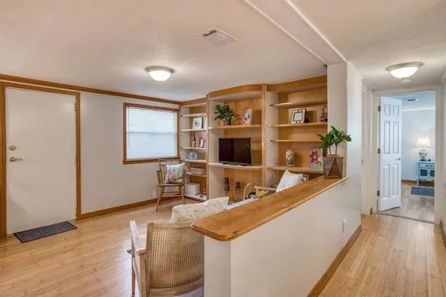 Ev (Sunset Canal Cottage)