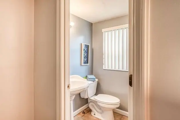 Ev (Sunset Canal Cottage)