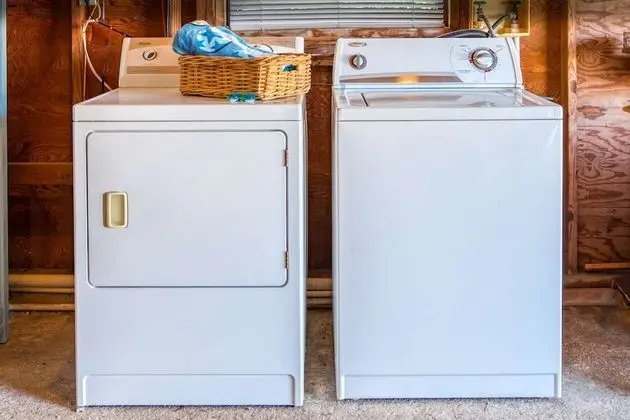 Ev (Sunset Canal Cottage)