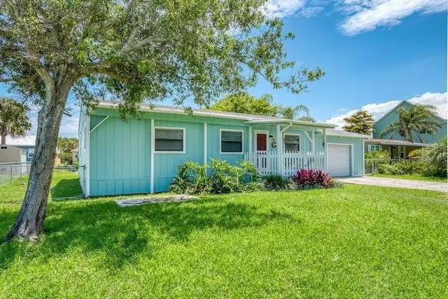 Ev (Sunset Canal Cottage)