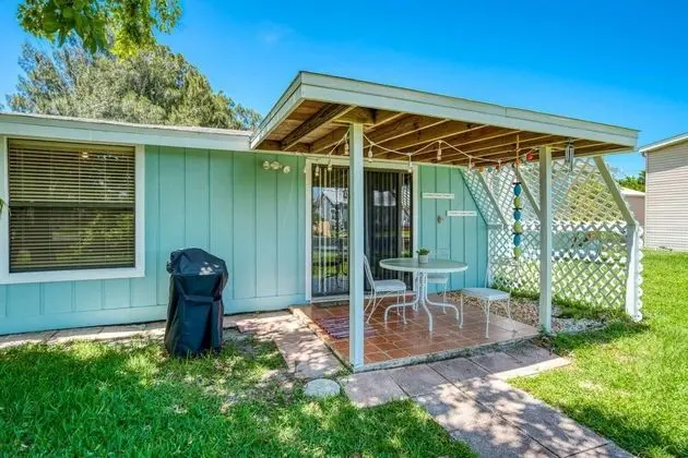 Ev (Sunset Canal Cottage)