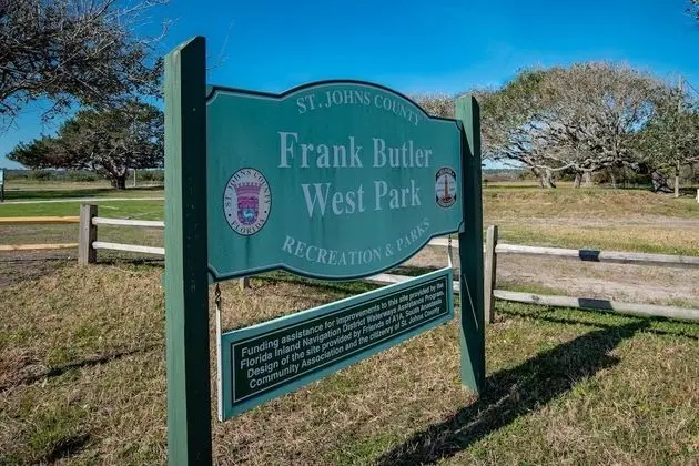 Ev (Sunset Canal Cottage)