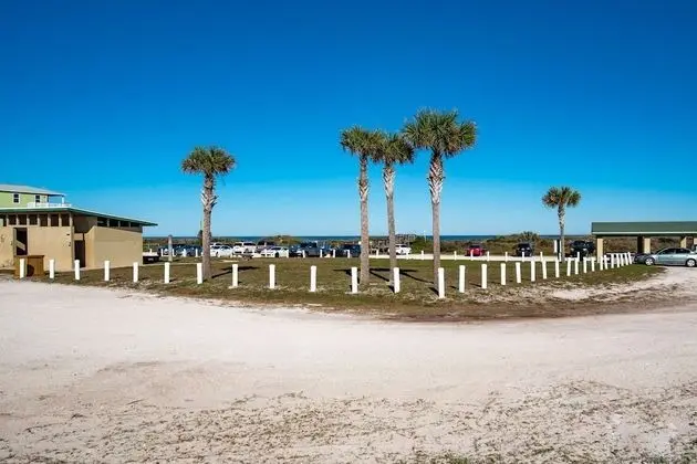 Ev (Sunset Canal Cottage)