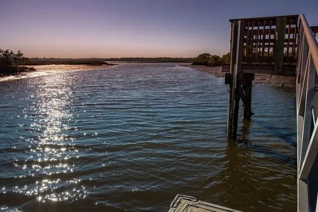 Ev (Sunset Canal Cottage)