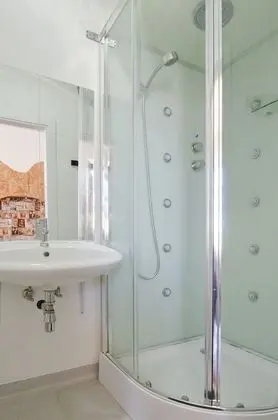 Ortak Ranzalı Oda, Sadece kadınlar için, Özel Banyo (1 Bed in a 6 Bed Dorm)